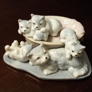 Vintage Simson Porcelain Home Buddies Figurine. Play Time. Made in Taiwan.